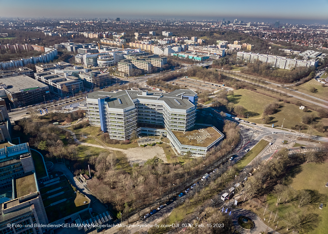 15.02.2023 - Perlach Plaza - Rentenversicherung - SHAERE - Allianz in Neuperlach